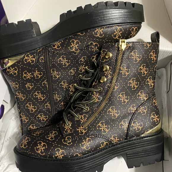 Women Guess boots never worn - Picture 3 of 4